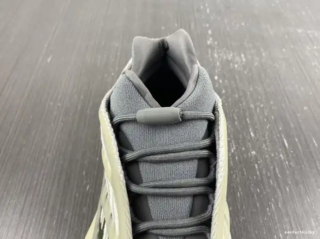 Adidas Salt 700 Fade ID1674 V3 Yeezy 0701